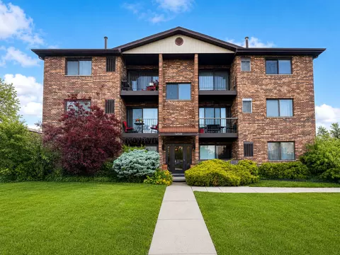 14949 Lakeview Dr #102, Orland Park, IL 60462