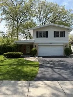9010 Pottawattami Dr, Skokie, IL 60076