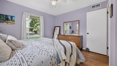 Bedroom - 1402 Maplewood Dr, Normal, IL 61761 photo 6 of 9