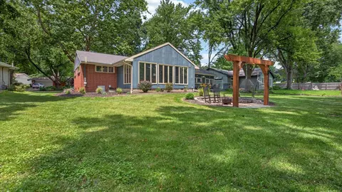 Exterior - 1402 Maplewood Dr, Normal, IL 61761 photo 7 of 12