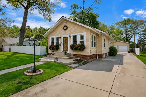 311 W North Ave, Bartlett, IL 60103