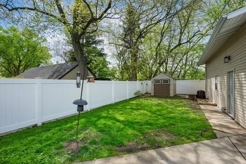 Exterior - 311 W North Ave, Bartlett, IL 60103 photo 6 of 8