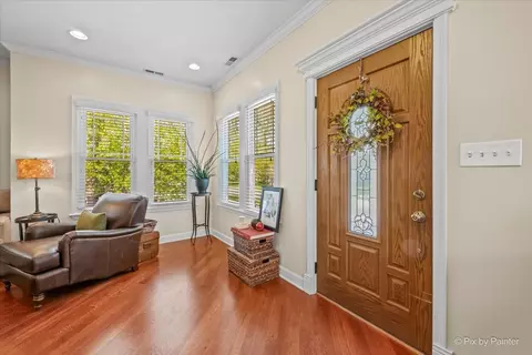 Entry Way - 311 W North Ave, Bartlett, IL 60103 photo 2 of 4