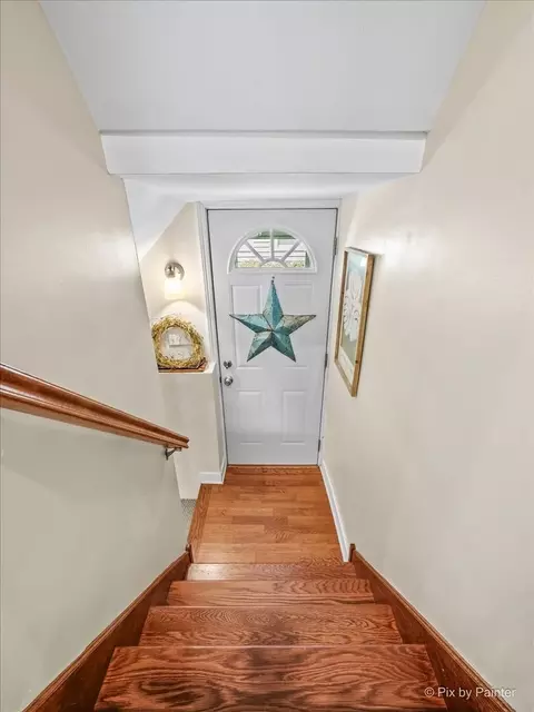 Entry Way - 311 W North Ave, Bartlett, IL 60103 photo 4 of 4