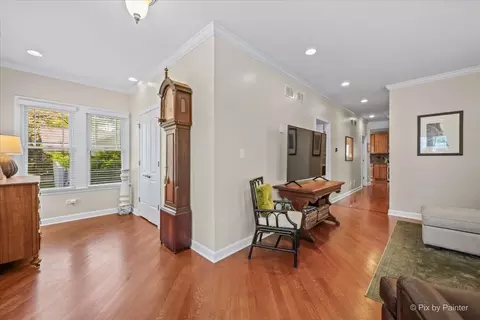 Entry Way - 311 W North Ave, Bartlett, IL 60103 photo 3 of 4