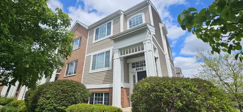 8992 Disbrow St, Huntley, IL 60142