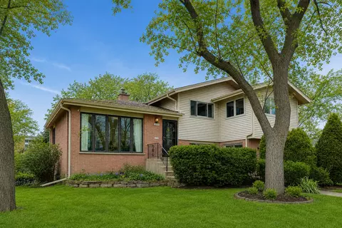 2506 Allison Ct, Glenview, IL 60025