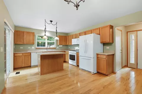 Kitchen - 7200 Courtwright Ct, Plainfield, IL 60586 photo 1 of 2