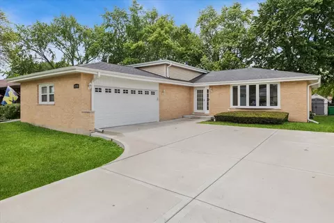 17718 65th Ave, Tinley Park, IL 60477