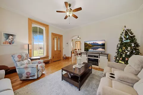 Living - 10538 N Pecatonica Rd, Leaf River, IL 61047 photo 2 of 3