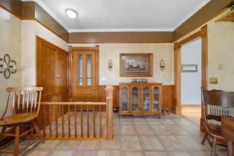 Entry Way - 10538 N Pecatonica Rd, Leaf River, IL 61047 photo 3 of 5