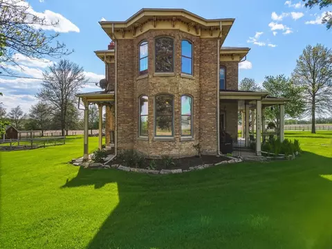 Exterior - 10538 N Pecatonica Rd, Leaf River, IL 61047 photo 2 of 6