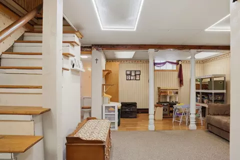 Entry Way - 10538 N Pecatonica Rd, Leaf River, IL 61047 photo 5 of 5