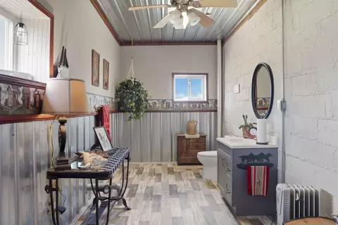 Bath - 10538 N Pecatonica Rd, Leaf River, IL 61047 photo 1 of 7