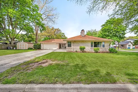 Exterior - 627 E Main St, Morris, IL 60450 photo 6 of 7