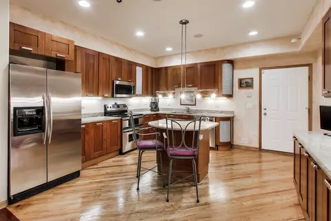 1784 Chestnut Ave, Glenview, IL 60025 photo 6