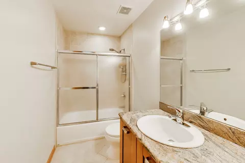 1784 Chestnut Ave, Glenview, IL 60025 photo 17