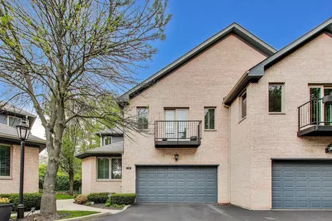 1784 Chestnut Ave, Glenview, IL 60025 photo 2