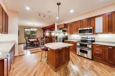 1784 Chestnut Ave, Glenview, IL 60025 photo 7