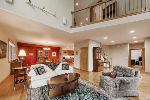 1784 Chestnut Ave, Glenview, IL 60025 photo 4