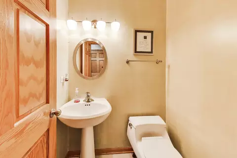 1784 Chestnut Ave, Glenview, IL 60025 photo 9