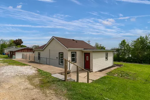 1023 2nd St, Princeton, IA 52768