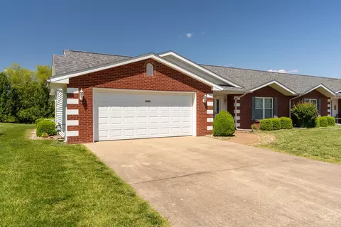 Exterior - 3206 Cherokee Dr, Marion, IL 62959 photo 2 of 5