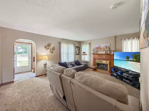 Living - 1245 W Harrison St, Freeport, IL 61032 photo 2 of 3