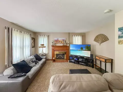 Living - 1245 W Harrison St, Freeport, IL 61032 photo 1 of 3