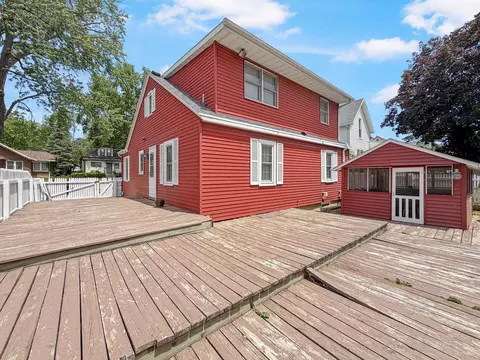 Exterior - 1245 W Harrison St, Freeport, IL 61032 photo 5 of 5