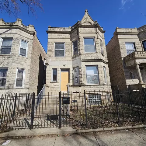 3834 W Monroe St, Chicago, IL 60624