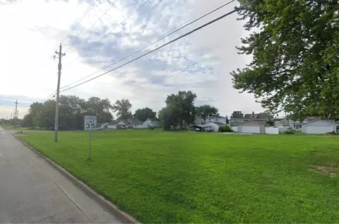 226 E 1st Ave, Milan, IL 61264