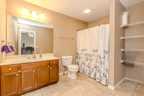 Bath - 2519 Fox Trot Trl, Bloomington, IL 61705 photo 3 of 3