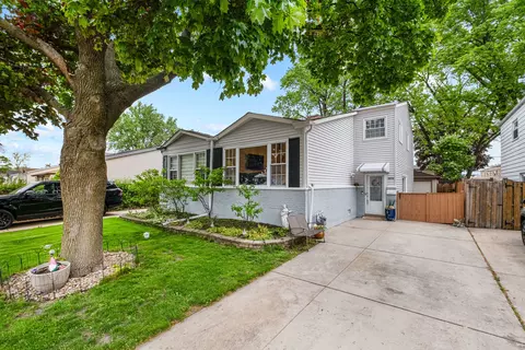 509 N 4th Ave #A, Des Plaines, IL 60016