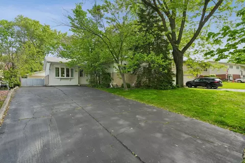 9136 W 91st Pl, Hickory Hills, IL 60457