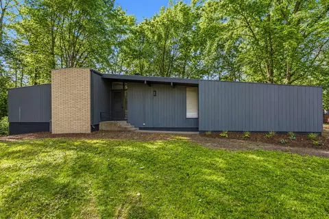 401 E George Huff Dr, Urbana, IL 61801