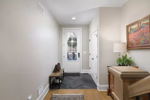 Entry Way - 932 E Chicago Ave, Naperville, IL 60540 photo 4 of 7
