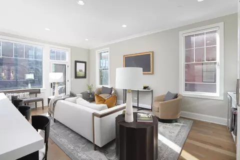 Living - 932 E Chicago Ave, Naperville, IL 60540 photo 1 of 7