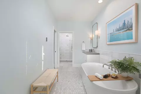 Bath - 932 E Chicago Ave, Naperville, IL 60540 photo 3 of 8
