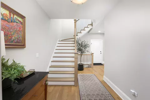 Entry Way - 932 E Chicago Ave, Naperville, IL 60540 photo 3 of 7