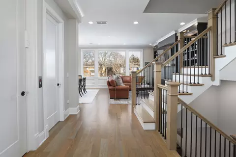 Entry Way - 932 E Chicago Ave, Naperville, IL 60540 photo 2 of 7