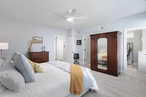 Bedroom - 932 E Chicago Ave, Naperville, IL 60540 photo 4 of 5