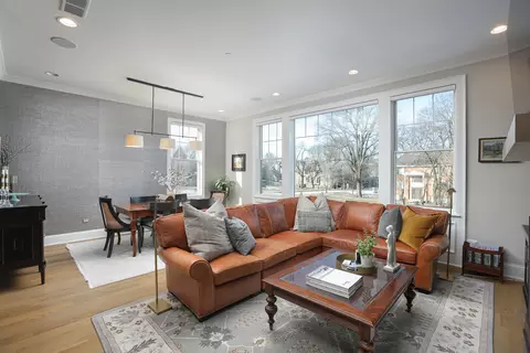 Living - 932 E Chicago Ave, Naperville, IL 60540 photo 6 of 7