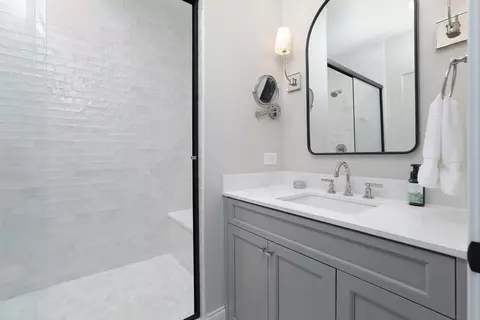 Bath - 932 E Chicago Ave, Naperville, IL 60540 photo 6 of 8