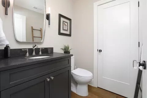Bath - 932 E Chicago Ave, Naperville, IL 60540 photo 7 of 8