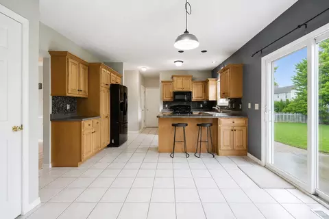 Kitchen - 5 Greythorne Cir, Bloomington, IL 61704 photo 5 of 5