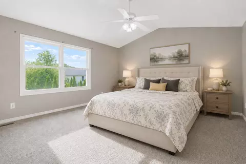 Bedroom - 5 Greythorne Cir, Bloomington, IL 61704 photo 1 of 10