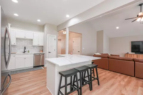 Kitchen - 3172 Sun Valley Dr, Kankakee, IL 60901 photo 2 of 5