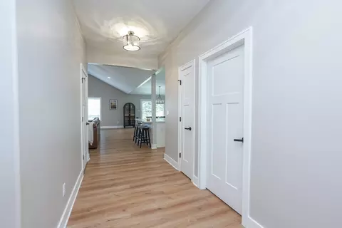 Entry Way - 3172 Sun Valley Dr, Kankakee, IL 60901 photo 2 of 6