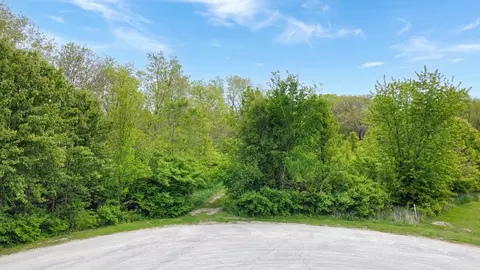 2390 N 4059th Rd, Sheridan, IL 60551